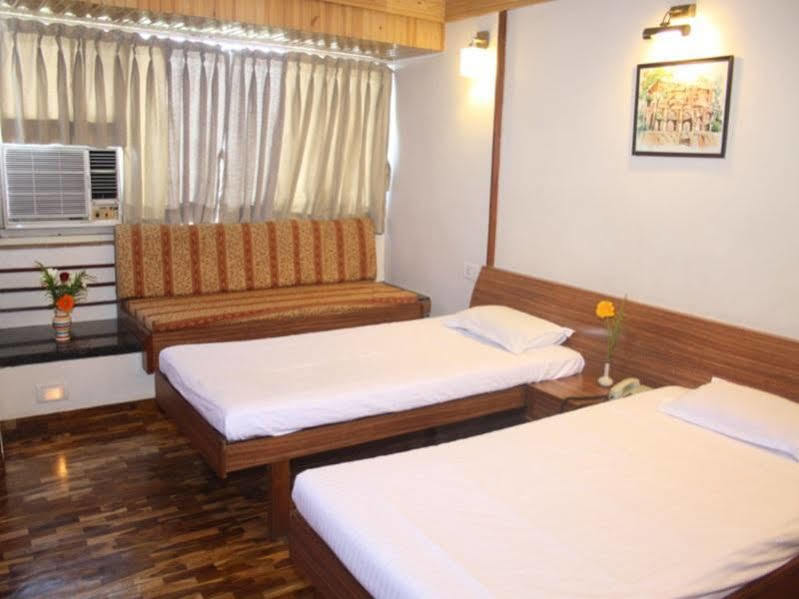 Treebo Trend Sahara Hotel 3*